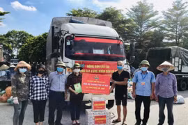 Nông dân tỉnh Lào Cai ủng hộ vùng dịch thủ đô Hà Nội hơn 55 tấn rau quả tươi