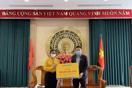 Nam A Bank mang quà Trung thu ý nghĩa đến trẻ em vùng dịch