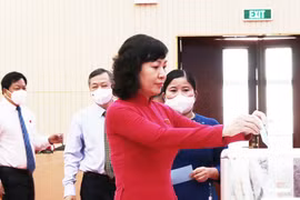 Bà Huỳnh Thị Hằng tái cử chức Chủ tịch HĐND tỉnh Bình Phước