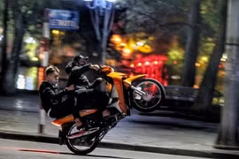 Cần “thuốc đặc trị” vấn nạn thanh thiếu niên tụ tập đua xe trái phép