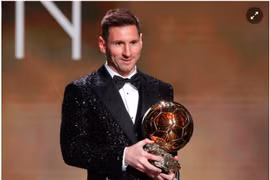 Siêu sao Lionel Messi giành Quả bóng vàng 2021