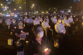 Giây phút mặc niệm tưởng nhớ những người đã ra đi vì Covid-19