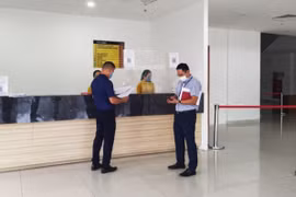 Test kháng nguyên nhanh hoặc phương pháp RT-PCR hằng tuần đối với người lao động có nguy cơ