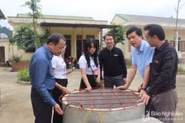 Thông tấn xã Việt Nam bàn giao công trình nước sạch cho trường học vùng khó khăn ở Nghệ An