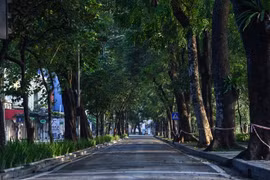 Hà Nội tiếp tục thực hiện cách ly toàn xã hội đến 6/9/2021, giám sát chặt chẽ di biến động của người dân