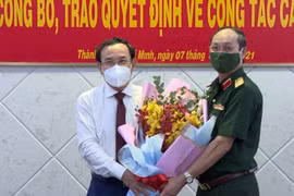 Thăng quân hàm Trung tướng đối với Tư lệnh Bộ Tư lệnh TP. HCM