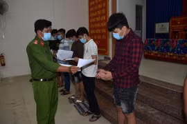 Tiền Giang: 9 người bị phạt 120 triệu đồng vì tụ tập ăn nhậu
