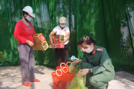 Huế: Chào mừng ngày 8/3, tổ chức gian hàng giá 0 đồng dành cho phụ nữ nghèo