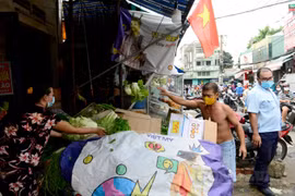 TP. HCM: Nhiều tiểu thương tỏ ra bất ngờ khi bị yêu cầu dẹp bỏ chợ tự phát