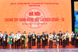 Hà Nội: Tiếp nhận hơn 1.700 tỷ đồng và 2,5 triệu liều vaccine phòng Covid-19