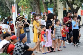 Hà Nội: Cấm tập trung quá 10 người ở nơi công cộng