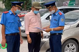 Hà Nội: Khoảng 25% ô tô chở khách chở khách dưới 9 chỗ đổi phù hiệu mới