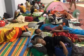 Siêu bão đổ bộ vào Philippines, hàng chục nghìn người phải sơ tán
