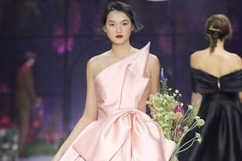 Á quân The Face Quỳnh Anh tham gia show siêu mẫu châu Á