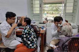 Mổ mắt miễn phí cho hơn 1500 người dân khó khăn Thừa Thiên Huế