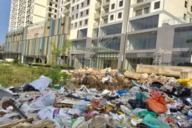 Hà Nội: Rác thải, ô nhiễm môi trường bủa vây khu đô thị Ngoại Giao Đoàn