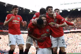 Đại thắng Brighton, Manchester United bứt tốc