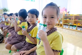 Bài 2: Ba năm vẫn “loay hoay” chưa có quy chuẩn cho Sữa học đường?