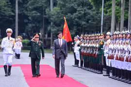 Đại tướng Ngô Xuân Lịch chủ trì Lễ đón Bộ trưởng Bộ Quốc phòng Hoa Kỳ