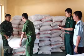 An Giang: Hàng tấn đường cát nhập lậu bị bắt giữ
