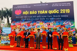 40 tác phẩm mang sắc Xuân trên mọi miền Tổ quốc