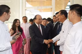 Thủ tướng thăm một số cơ sở đầu tư của doanh nghiệp Việt Nam tại Myanmar