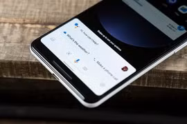 Google Assistant trên Pixel 4 được bổ sung tính năng “Hold My Phone”
