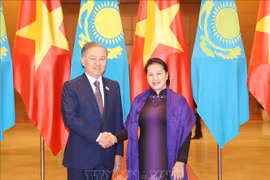 Chủ tịch Quốc hội đón, hội đàm với Chủ tịch Hạ viện Cộng hòa Kazakhstan