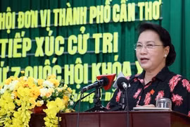 Chủ tịch Quốc hội tiếp xúc cử tri quận Cái Răng, thành phố Cần Thơ