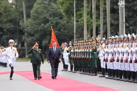 Đại tướng Ngô Xuân Lịch chủ trì Lễ đón Bộ trưởng Bộ Quốc phòng Mông Cổ Nyamaa EnKhbold
