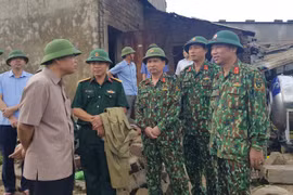 Bộ trưởng Nguyễn Xuân Cường kiểm tra ứng phó hoàn lưu, khắc phục thiệt hại sau bão số 4 tại Hà Tĩnh