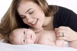 Mức trợ cấp bảo hiểm xã hội đối với lao động nữ sinh con tăng đáng kể từ ngày 1/7/2019