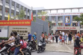 Hà Nội: Tổ chức khám sức khỏe cho học sinh gần vụ cháy công ty Rạng Đông