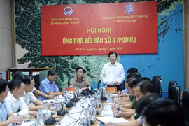 Phó Thủ tướng Trịnh Đình Dũng chủ trì Hội nghị ứng phó với cơn bão số 4