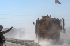 Lực lượng Thổ Nhĩ Kỳ tiến vào thành phố biên giới ở Syria