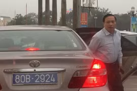 Tình trạng quan chức sử dụng xe biển xanh sai quy định: Chế tài nào xử lí triệt để!