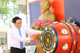 Phó Thủ tướng Vương Đình Huệ dự ngày hội đến trường tại huyện Hưng Hà, Thái Bình