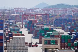 Trump áp thuế thêm 5% lên 550 tỷ USD hàng hóa Trung Quốc