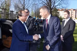 Thủ tướng Cộng hòa Czech chủ trì lễ đón Thủ tướng Nguyễn Xuân Phúc