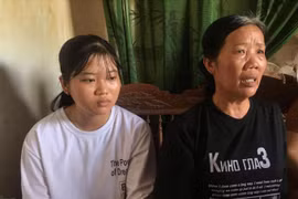Cánh cửa đại học đang dần “khép” lại với cô nữ sinh nghèo hiếu học