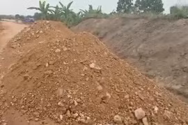Thi công ồ ạt, “phớt lờ” chỉ đạo của cơ quan chức năng!