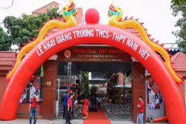 TPHCM: Thầy trò Trường THCS-THPT Nam Việt mong sớm được ổn định