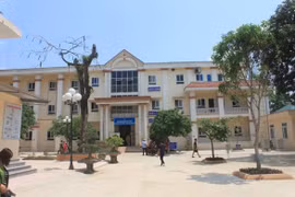 Thanh Hóa: 1 giáo viên, 5 học sinh tiểu học bị chém giữa sân trường
