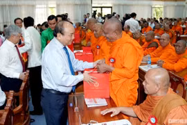 Thủ tướng gặp mặt đại biểu dân tộc Khmer nhân Tết Chôl Chnăm Thmây 2019