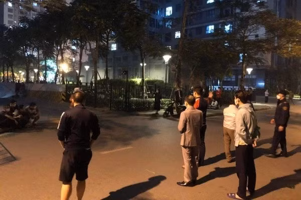 be trai roi tu tang 22 chung cu goldmark city do ap luc hoc hanh hinh 1