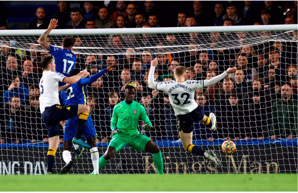 chelsea hut hoi trong cuoc dua ngoi vo dich premier league hinh 8