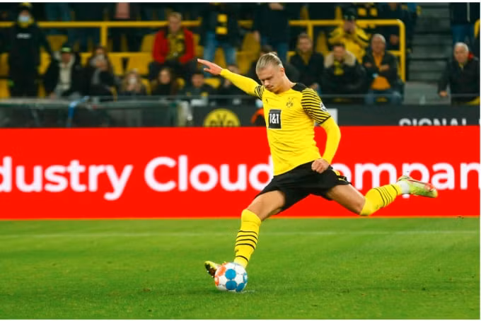haaland lap cu dup dortmund danh bai greuther furth tai bundesliga hinh 2