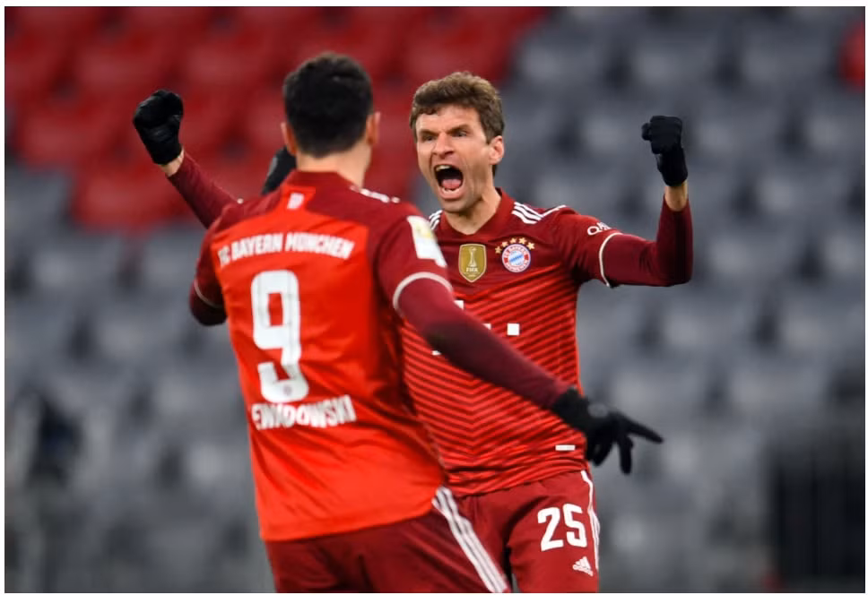 lewandowski pha ky luc ghi nhieu ban nhat trong nam cua muller hinh 2