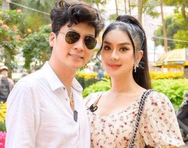cuoc hon nhan 4 nam cua lam khanh chi va chong kem 8 tuoi hinh 2