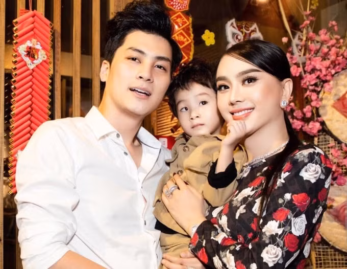 cuoc hon nhan 4 nam cua lam khanh chi va chong kem 8 tuoi hinh 4